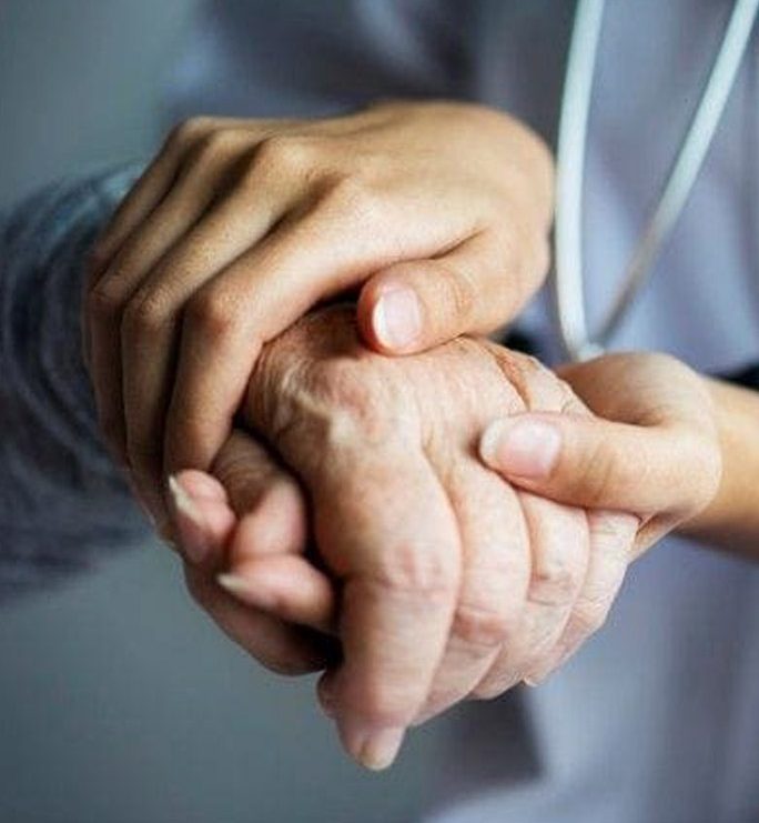 ayuda las personas mayores matan baseter